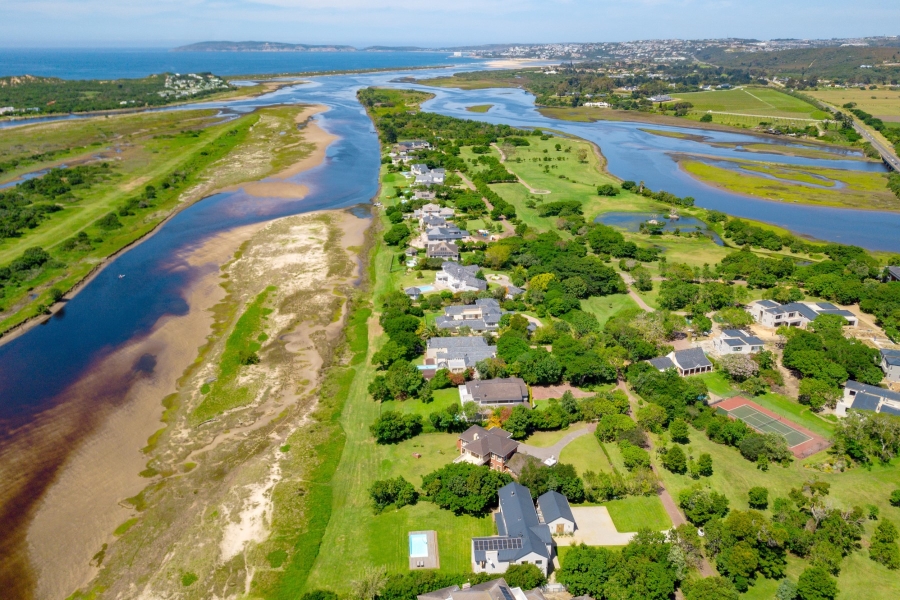 4 Bedroom Property for Sale in Keurboomstrand Western Cape